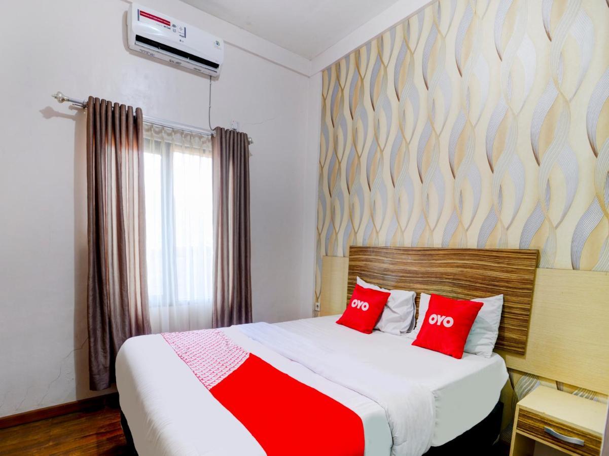 Oyo 90263 Hotel Diva Golf Bengkulu Exterior photo